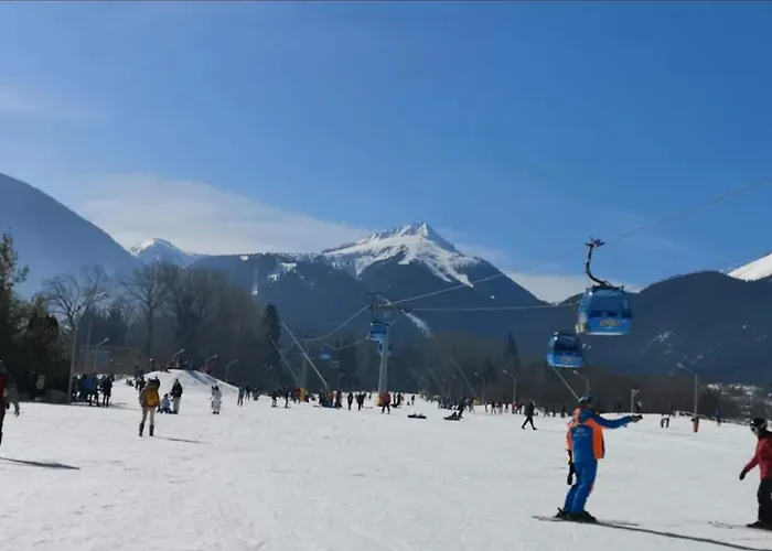 View Emerald Apartment *